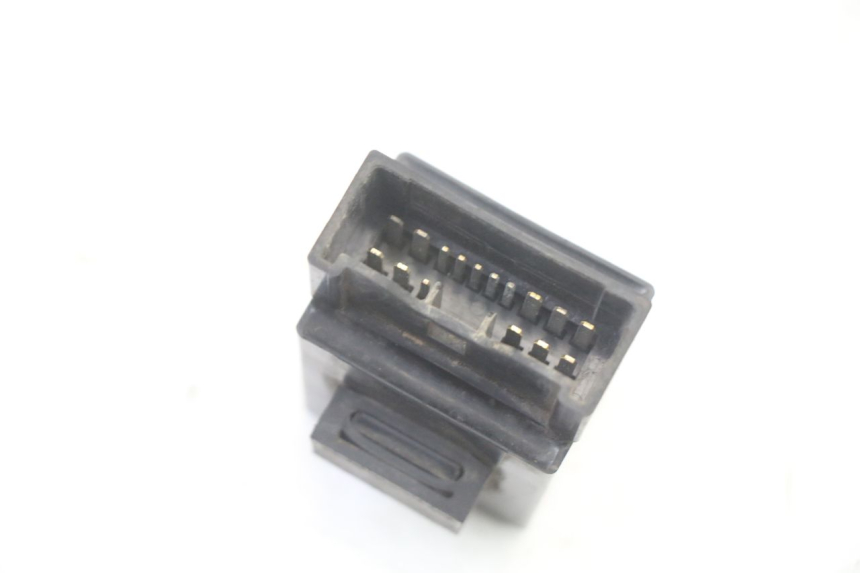 photo de RELÉ BOMBA COMBUSTIBLE YAMAHA FZS FAZER 600 (2001 - 2003)