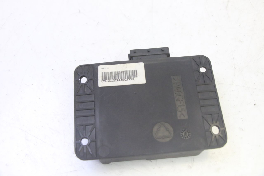 photo de ROLL LOCK RELE PIAGGIO MP3 LT 300 (2010 - 2016) - Primer plano técnico