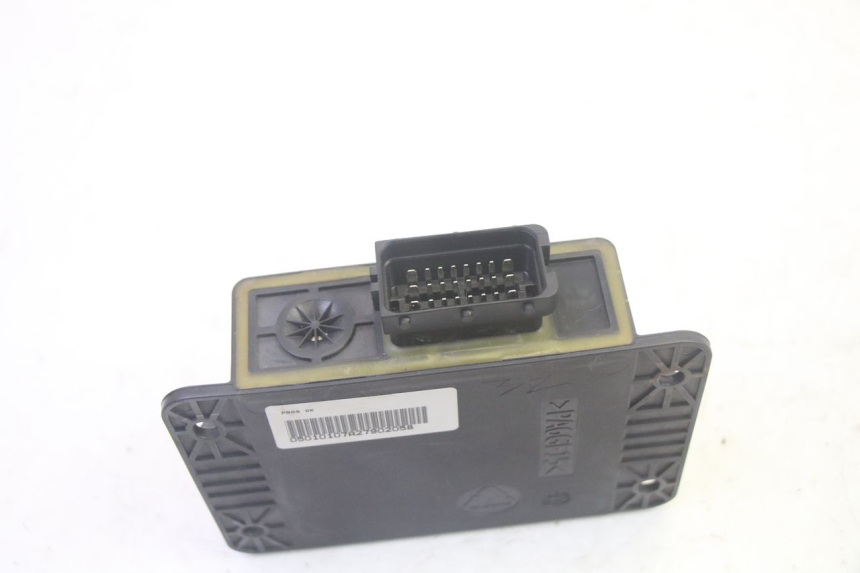 photo de RELE DE BLOQUEO DE RUEDA PIAGGIO MP3 RL 250 (2007 - 2010) - Primer plano técnico