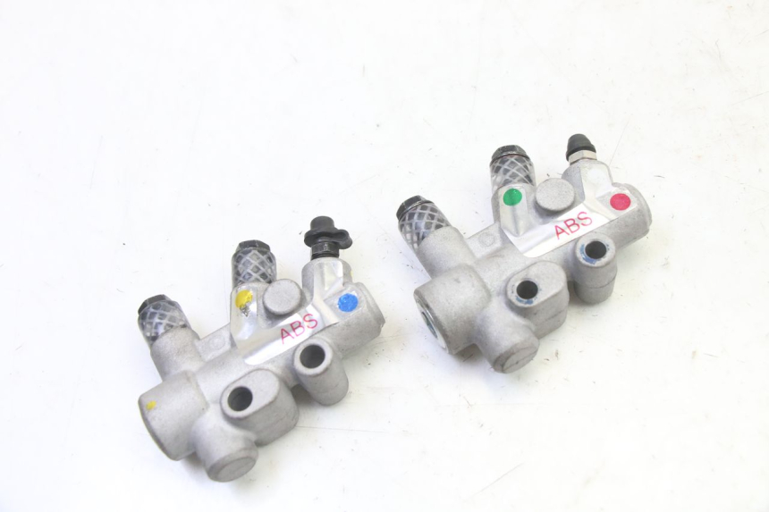 photo de REPARTIDOR FRENO PIAGGIO MP3 HPE 310 (2024 - 2025)