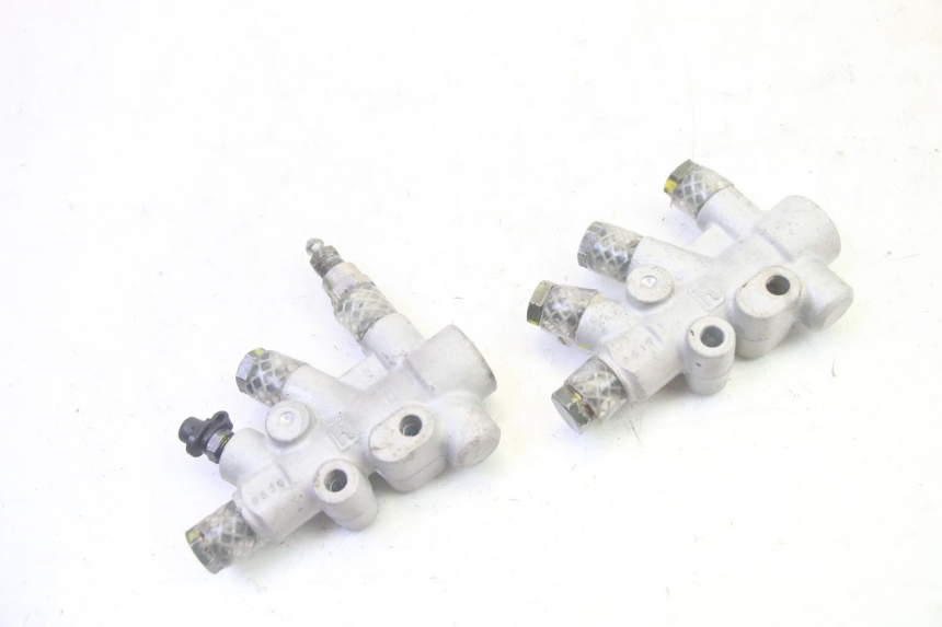 photo de DISTRIBUIDOR DE FRENO PIAGGIO MP3 RL 250 (2007 - 2010) - Otra perspectiva