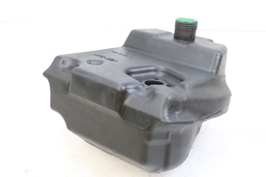 photo de DEPÓSITO DE COMBUSTIBLE MBK BOOSTER SPIRIT 50 (2004 - 2017) - Primer plano técnico