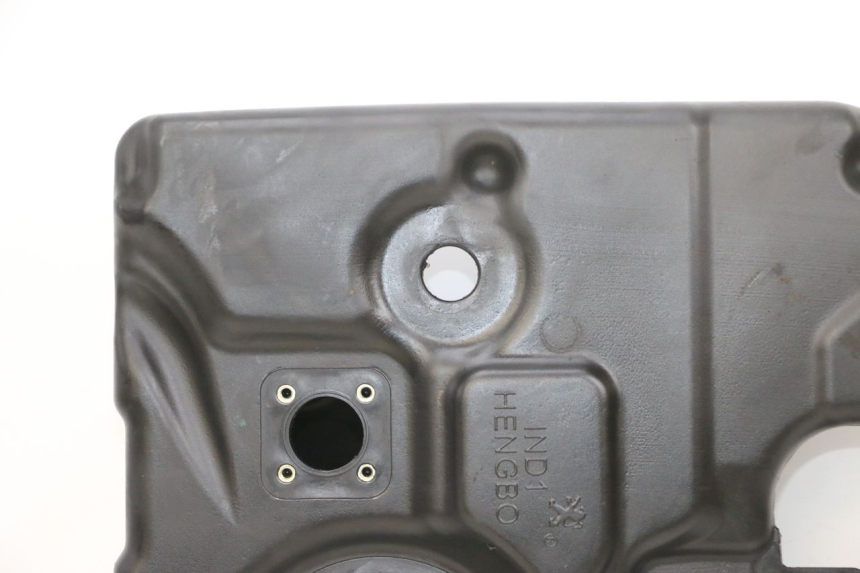 photo de DEPÓSITO DE COMBUSTIBLE PEUGEOT DJANGO 4T 50 (2014 - 2019) - Estado de la superficie y material