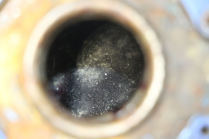 photo de DEPOSITO FUEL KAWASAKI GPX R WARBIRD 600 (1988 - 1993) - Ángulo de visión alternativo