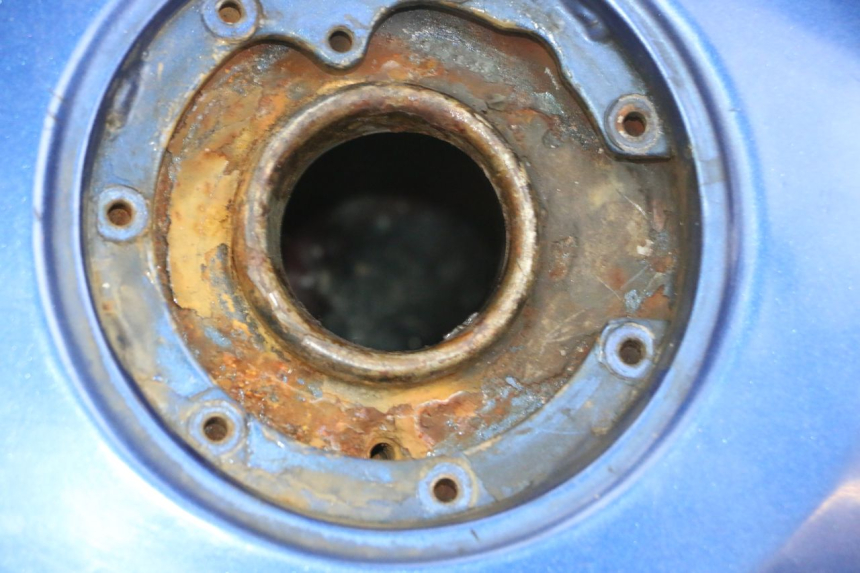 photo de DEPOSITO FUEL KAWASAKI GPX R WARBIRD 600 (1988 - 1993) - Zoom calidad de ocasión