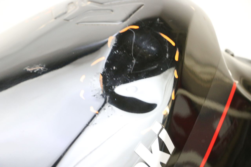 photo de DEPOSITO FUEL KAWASAKI GPZ RX 1000 (1986 - 1988) - Zoom estado de uso