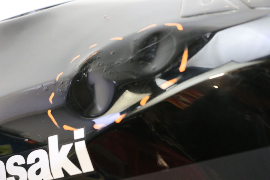 photo de DEPOSITO FUEL KAWASAKI GPZ RX 1000 (1986 - 1988) - Primer plano técnico