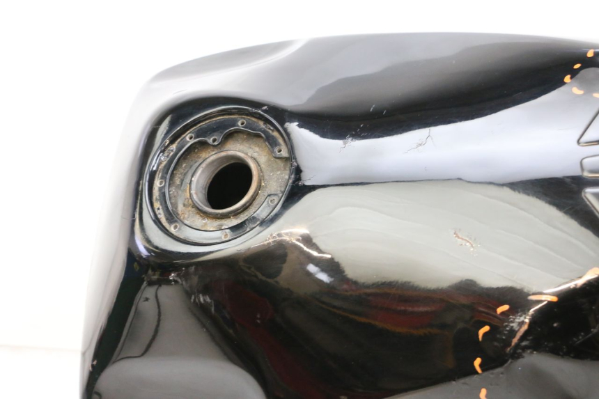 photo de DEPOSITO FUEL KAWASAKI GPZ RX 1000 (1986 - 1988) - Detalles de los puntos de fijación
