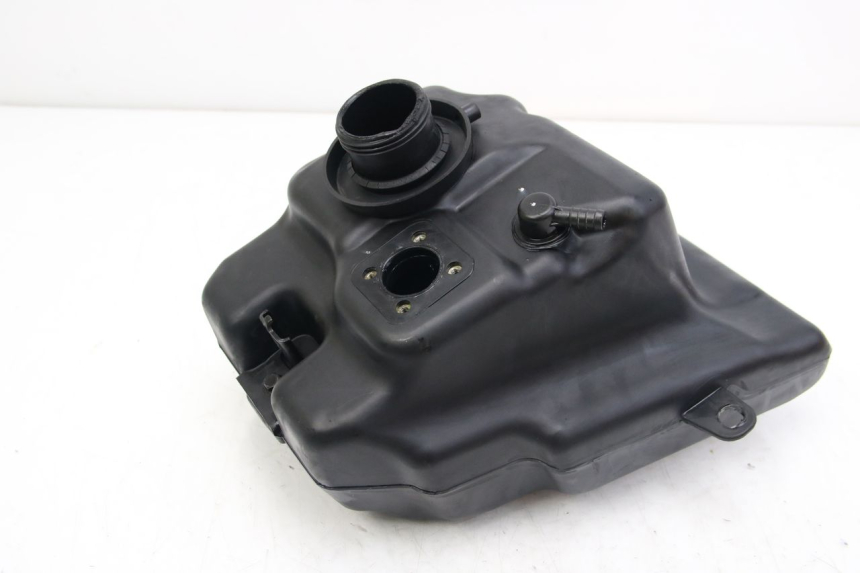 photo de DEPóSITO DE COMBUSTIBLE PEUGEOT KISBEE 2T 50 (2018 - 2022)