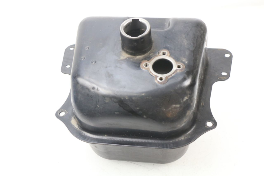 photo de DEPOSITO FUEL JM MOTORS MILANO 50 (2014 - 2019)