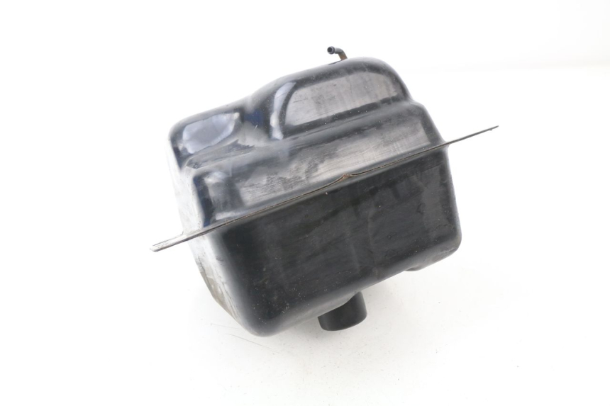 photo de DEPOSITO FUEL JM MOTORS MILANO 50 (2014 - 2019)