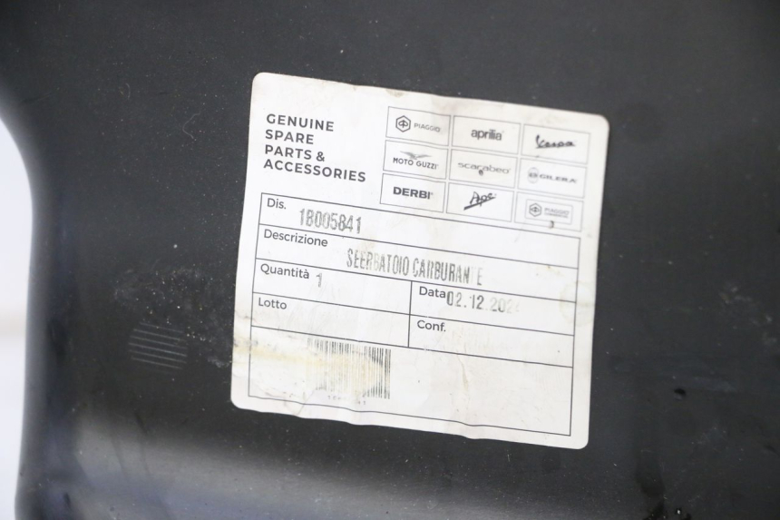 photo de DEPOSITO FUEL PIAGGIO MP3 HPE 310 (2024 - 2025)