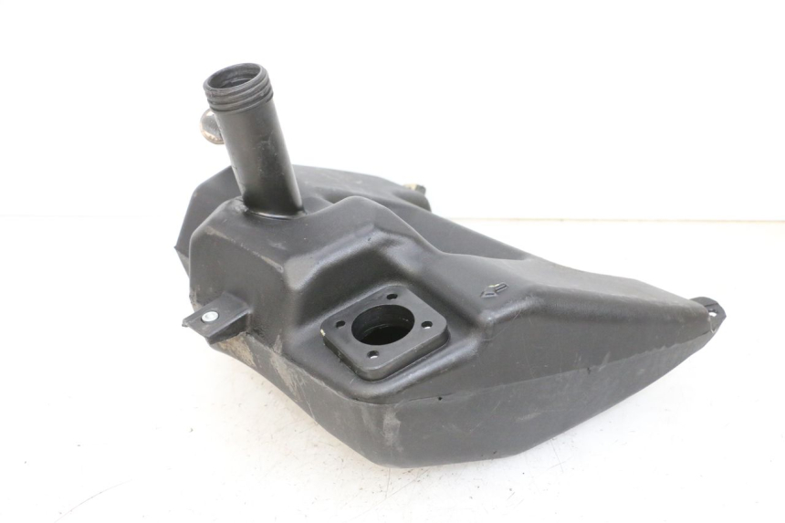 photo de DEPóSITO DE COMBUSTIBLE PIAGGIO NEW TYPHOON 50 (2018 - 2021) - Otra perspectiva