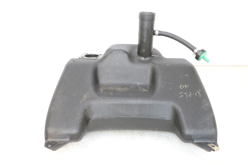 photo de DEPóSITO DE COMBUSTIBLE PIAGGIO NEW TYPHOON 50 (2018 - 2021) - Primer plano técnico