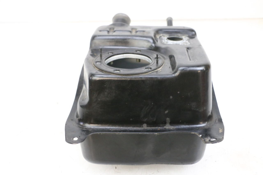 photo de DEPOSITO FUEL SYM ORBIT III 3 4T 50 (2021 - 2025) - Detalles de los puntos de fijación