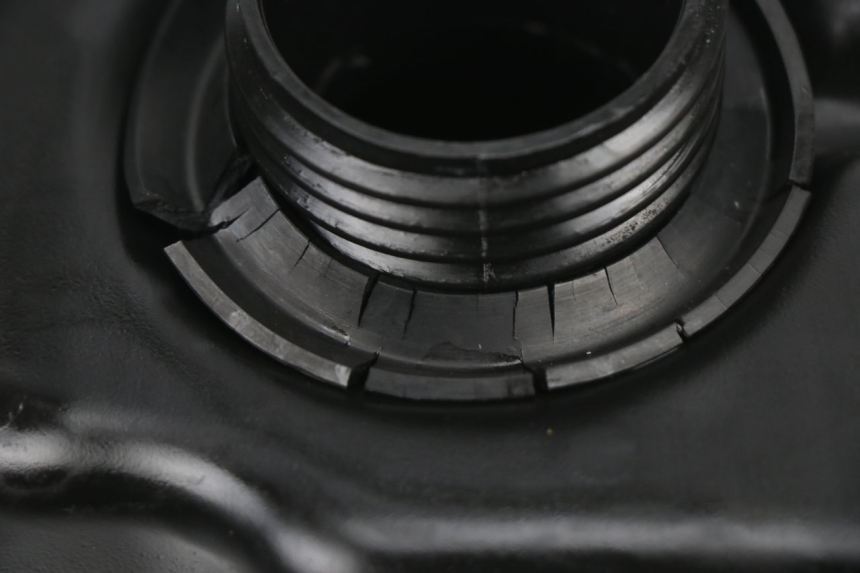 photo de DEPOSITO FUEL RAZZO XENON 4T 50 (2008 - 2012)