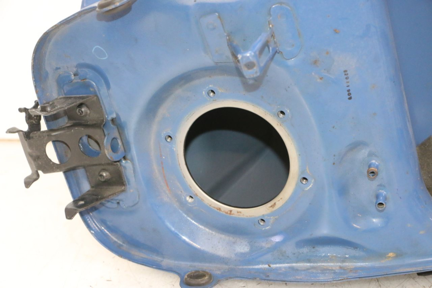 photo de DEPÓSITO DE GASOLINA YAMAHA TDM ABS 900 (2002 - 2014) - Primer plano técnico