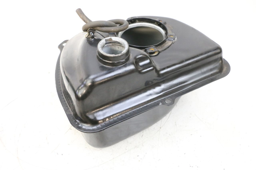 photo de DEPOSITO FUEL NECO TEMPO 4T 50 (2022 - 2026) - Estado de la superficie y material