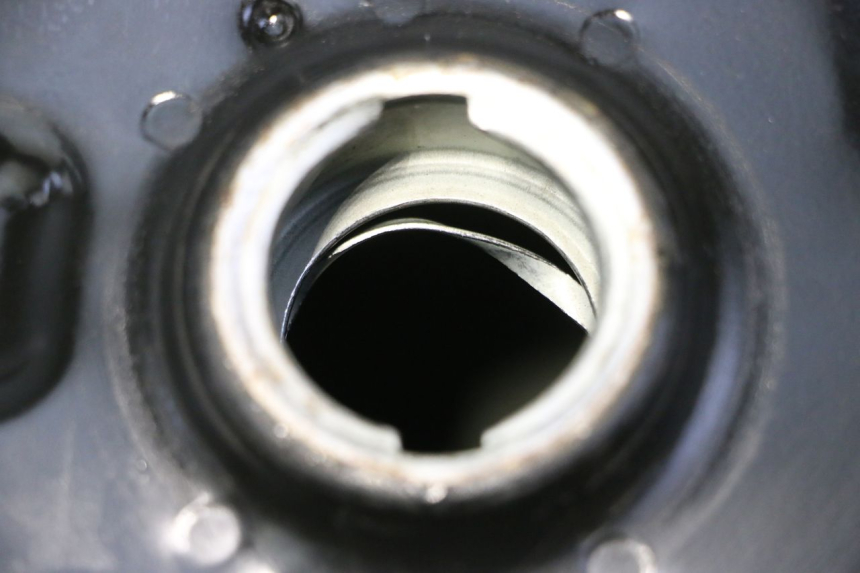 photo de DEPOSITO FUEL PEUGEOT TWEET PRO CARGO 50 (2018 - 2020) - Zoom estado de uso