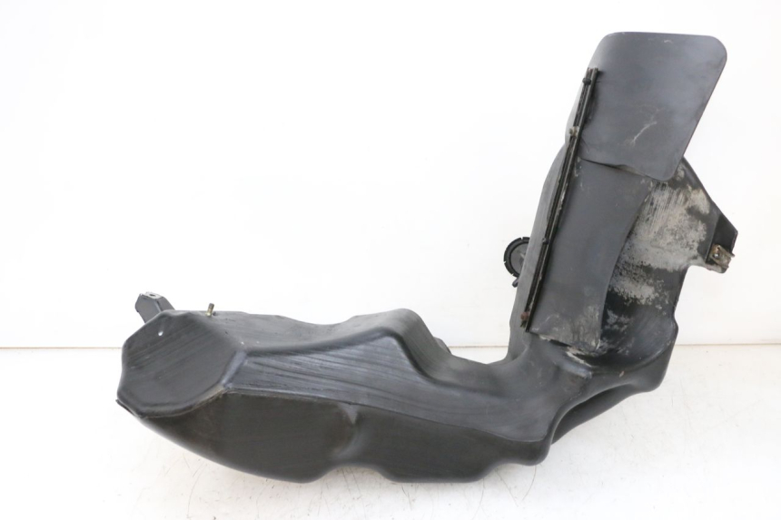 photo de DEPóSITO DE GASOLINA PIAGGIO VESPA GTS SUPER IE 125 (2009 - 2016) - Detalle de la pieza