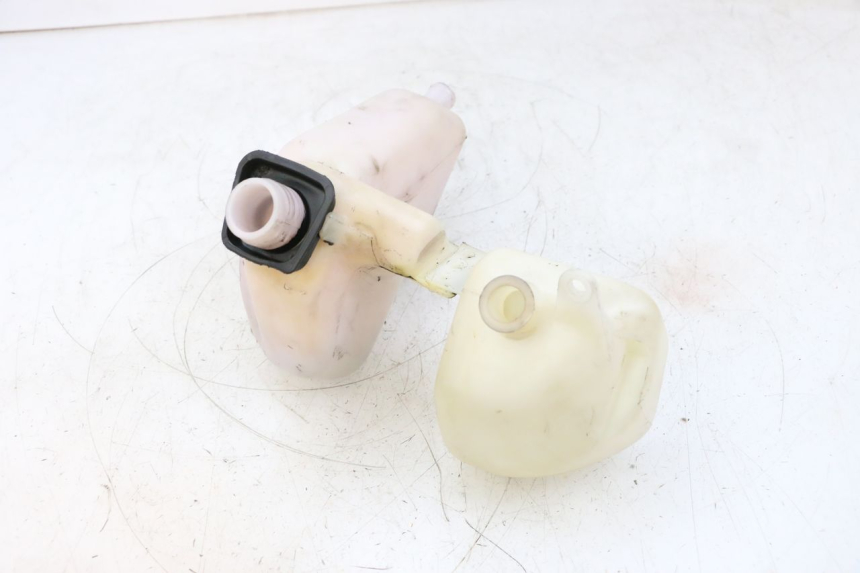 photo de DEPOSITO ACEITE HONDA NSR R 125 (1994 - 2003) - Primer plano técnico