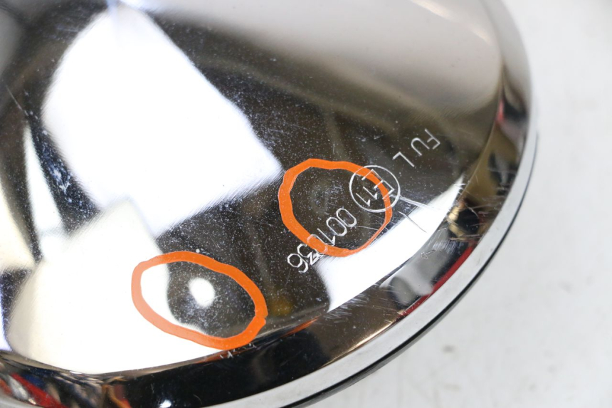 photo de RETROVISOR DERECHO PIAGGIO VESPA GTS SUPER IE 125 (2009 - 2016) - Estado de la superficie y material