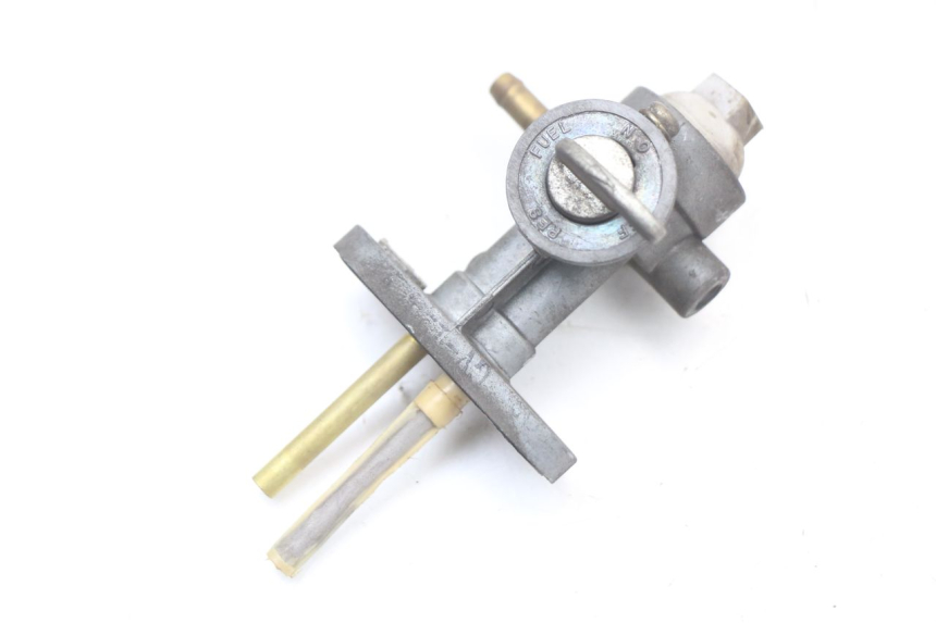 photo de Grifo del depósito HYOSUNG GV AQUILA 125 (2000 - 2004) - Zoom estado de uso