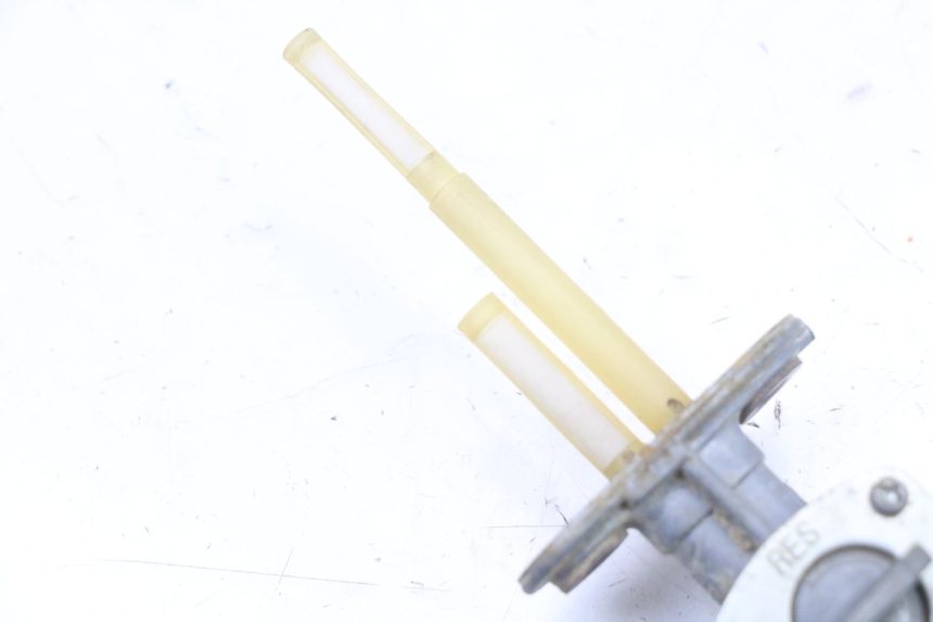 photo de GRIFO DEL DEPóSITO YAMAHA TTR 125 (2000 - 2020) - Otra perspectiva