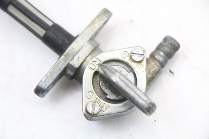 photo de VALVULA DEPOSITO SUZUKI VL INTRUDER 125 (2004 - 2007) - Detalle de la pieza