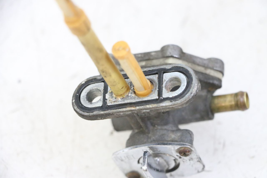 photo de VALVULA DEPOSITO KAWASAKI ZR7 ZR-7 S 750 (1999 - 2004) - Zoom estado de uso