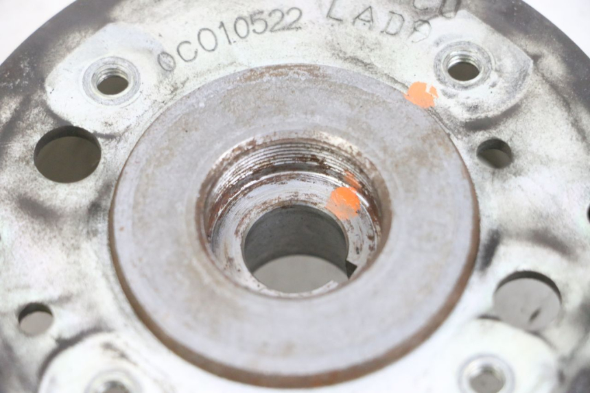 photo de VOLANTE MAGNETICO KYMCO LIKE 125 (2009 - 2016) - Detalles de los puntos de fijación