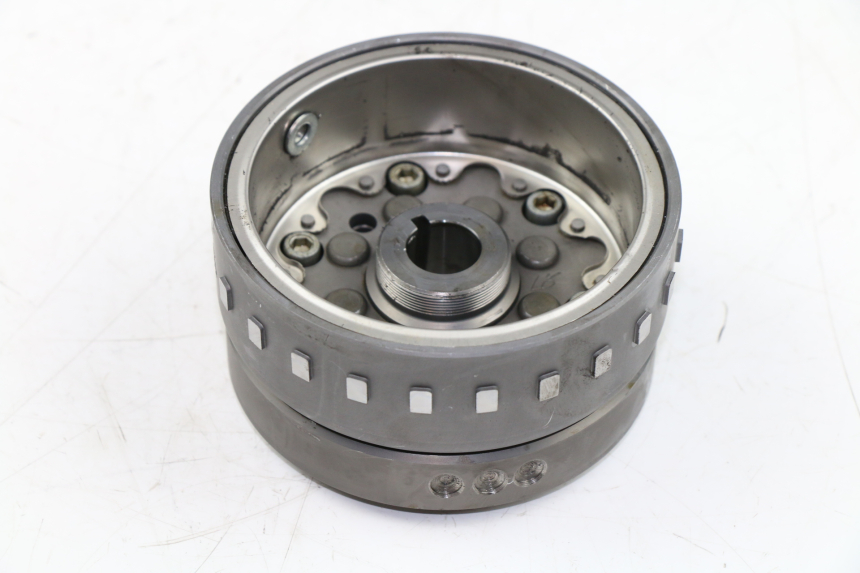 photo de VOLANTE MAGNETICO PIAGGIO MP3 LT 400 (2007 - 2012)