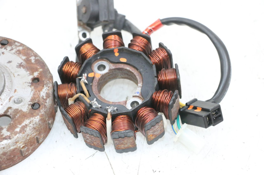 photo de ESTATOR KYMCO AGILITY 16+ 4T 50 (2018 - 2023) - Características distintivas