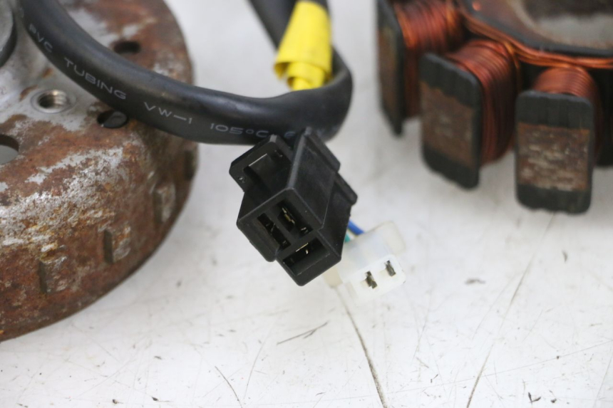 photo de ESTATOR KYMCO AGILITY 16+ 4T 50 (2018 - 2023) - Recambio usado revisado