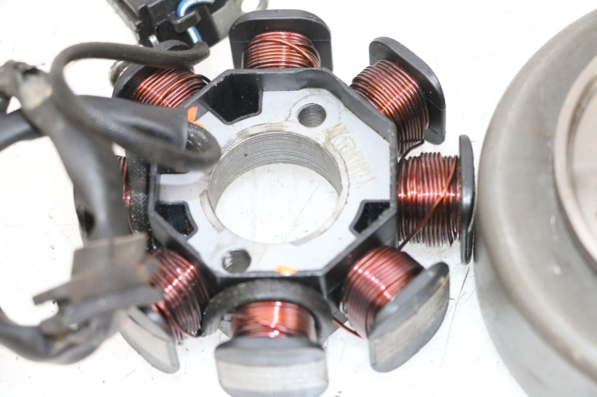 photo de ESTATOR MAG POWER BOMBERS 4T 50 (2016 - 2026) - Estado de la superficie y material