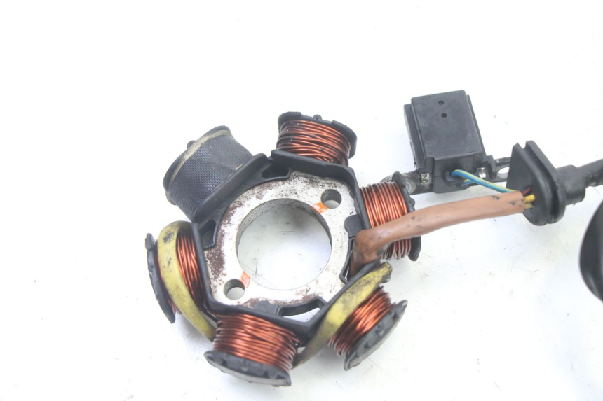 photo de ESTATOR PEUGEOT ELYSTAR 50 (2002 - 2014)