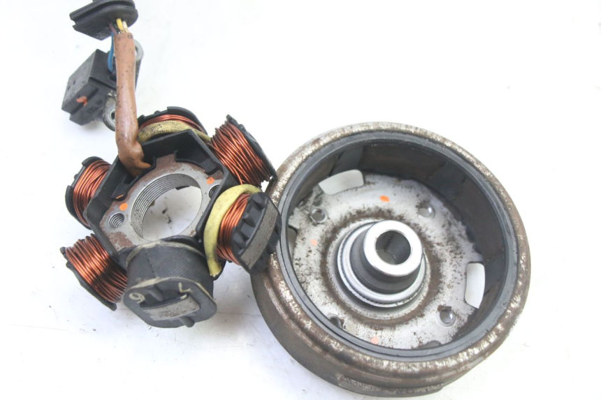 photo de ESTATOR PEUGEOT ELYSTAR 50 (2002 - 2014)