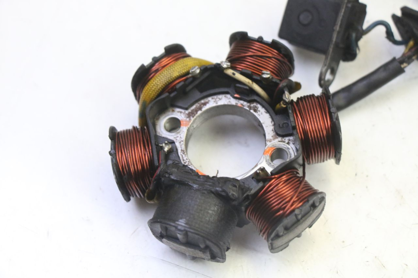 photo de ESTATOR PEUGEOT ELYSTAR 50 (2002 - 2014)