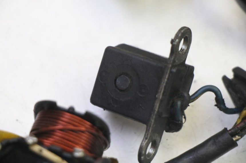 photo de ESTATOR PEUGEOT ELYSTAR 50 (2002 - 2014)