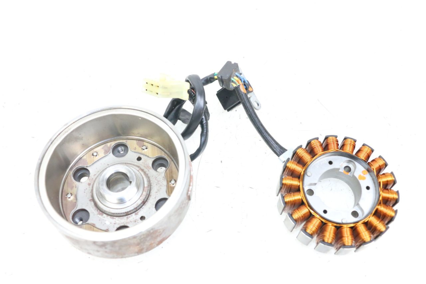 photo de ESTATOR HONDA FES PANTHEON 2T 125 (1998 - 2002)