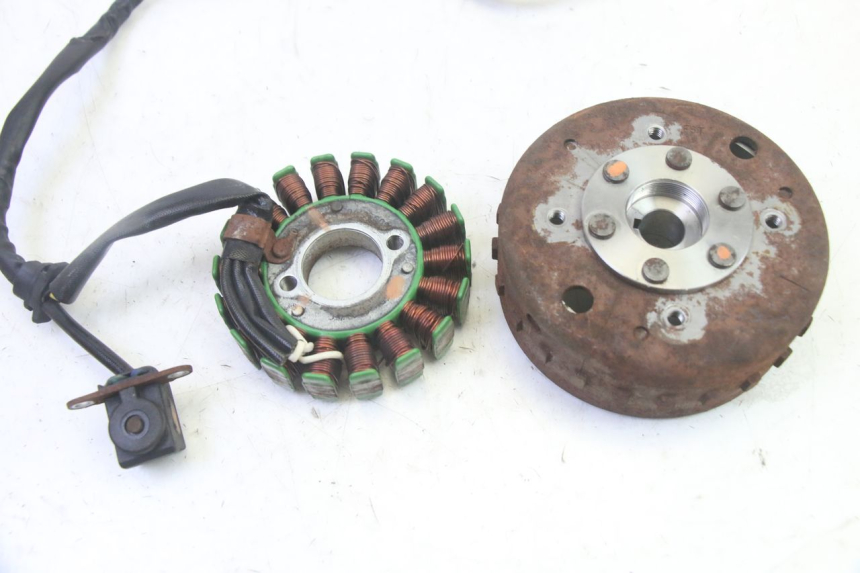 photo de ROTOR ESTATOR SYM FIDDLE 3 III 125 (2014 - 2020) - Detalle de la pieza