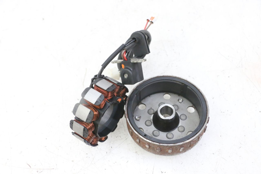 photo de ESTATOR PEUGEOT KISBEE 2T 50 (2018 - 2022)