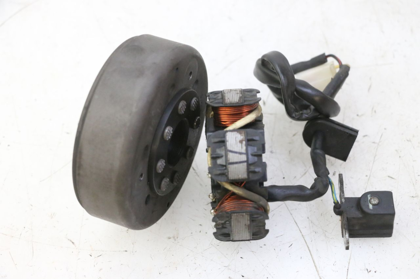 photo de ROTOR ESTATOR PEUGEOT KISBEE 2T 50 (2010 - 2017)