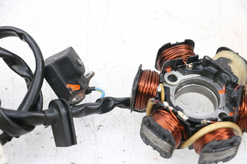 photo de ROTOR ESTATOR PEUGEOT KISBEE 2T 50 (2010 - 2017) - Otra perspectiva