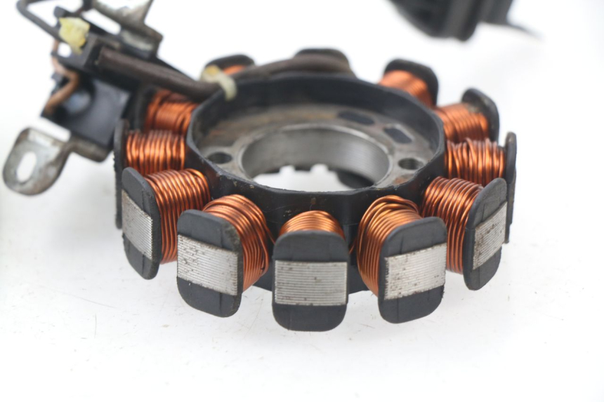 photo de ESTATOR PIAGGIO LIBERTY 4T 50 (2004 - 2008) - Estado de la superficie y material