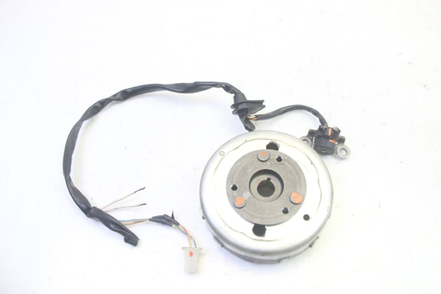 photo de ESTATOR YAMAHA NEOS NEO'S 4T 50 (2008 - 2016) - Zoom estado de uso