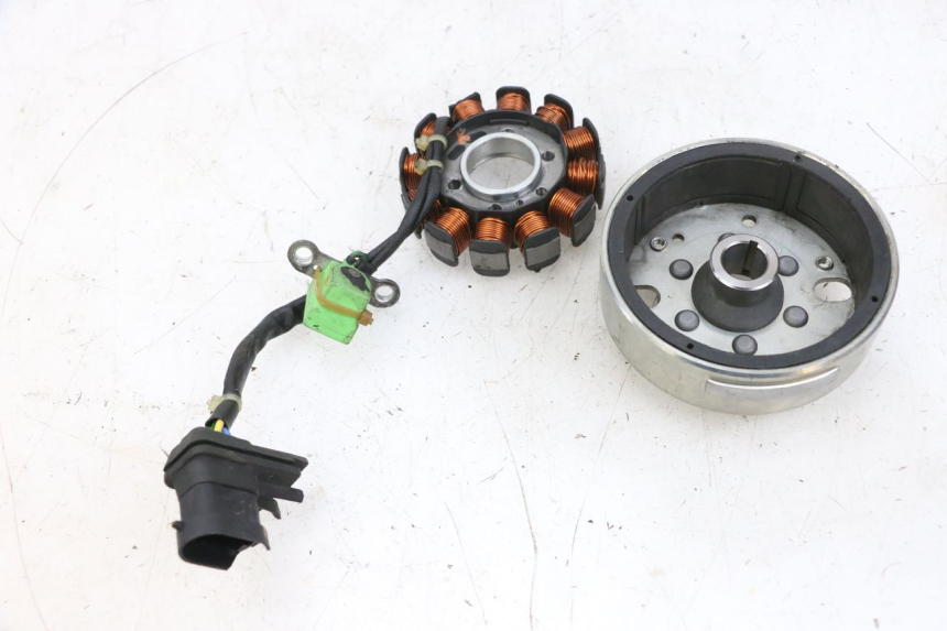 photo de ESTATOR PIAGGIO NEW TYPHOON 50 (2018 - 2021) - Zoom estado de uso