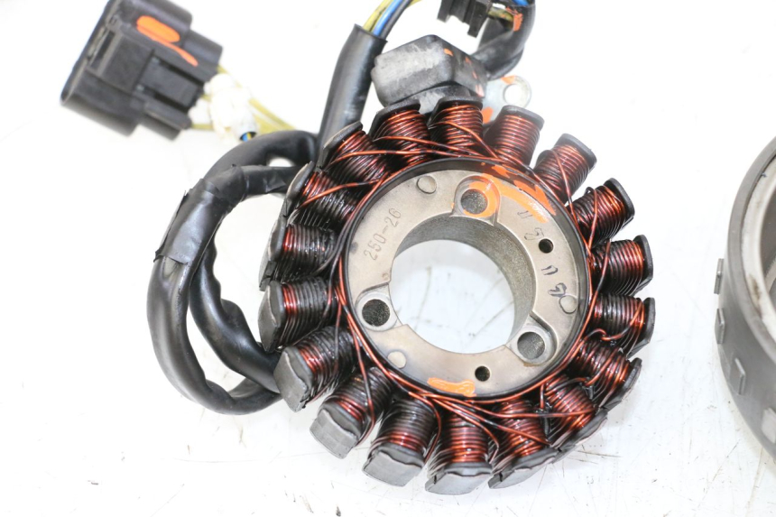 photo de ESTATOR PEUGEOT SATELIS 125 (2013 - 2018)