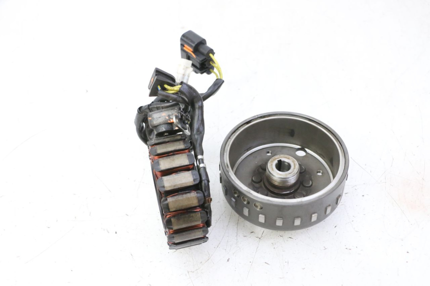 photo de ESTATOR PEUGEOT SATELIS 125 (2013 - 2018)