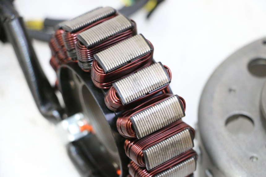 photo de ESTATOR PEUGEOT SATELIS 125 (2010 - 2012)